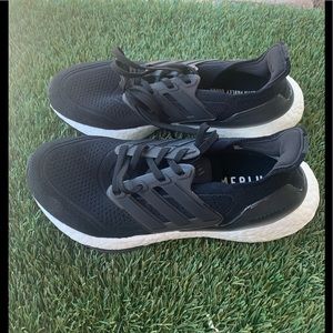 Women’s Adidas Ultraboost 21 Running shoes sz 7